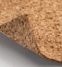 Eine natürliche Trittschalldämmung aus Kork lässt sich unter allen Bodenbelägen verlegen. Foto: HARO - Hamberger Flooring GmbH & Co. K